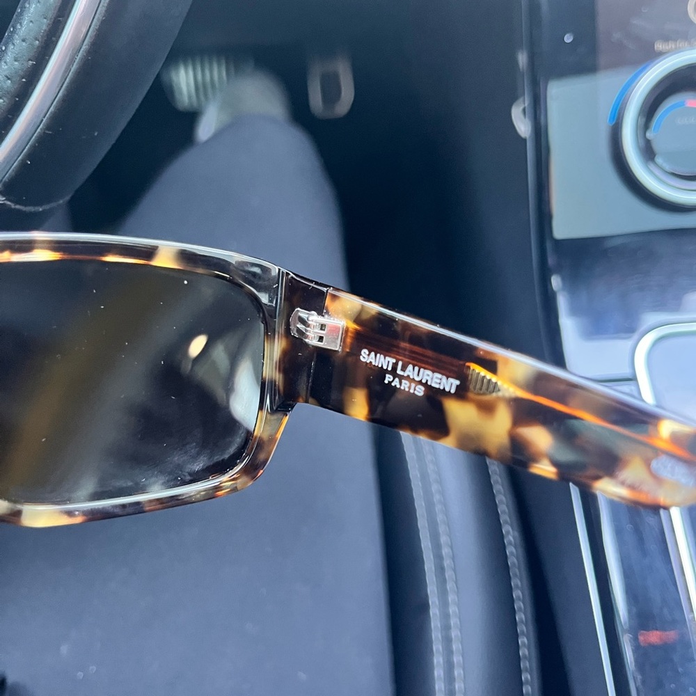 Havana sunglasses saint Laurent - worn once! I got a new pair that fits my style - Picture 3 of 5
